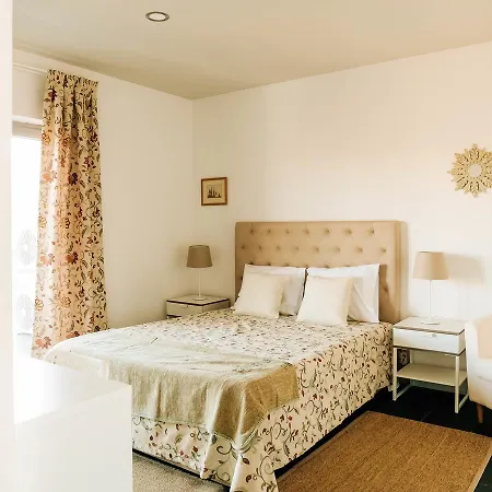 לינה וארוחת בוקר Casa Barcas 4*